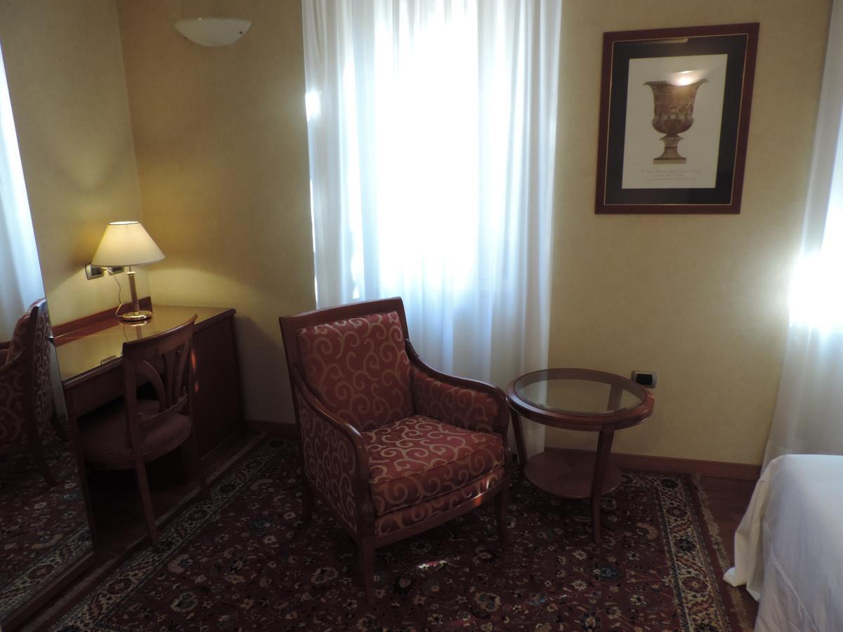 Hotel Gama Melzo Chambre photo